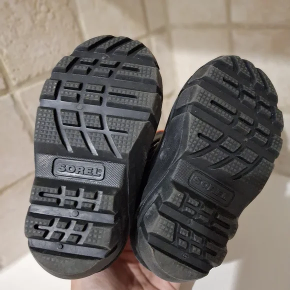 Sorel Disney Frozen Toddler Snow Boots size 8 - Picture 5 of 5